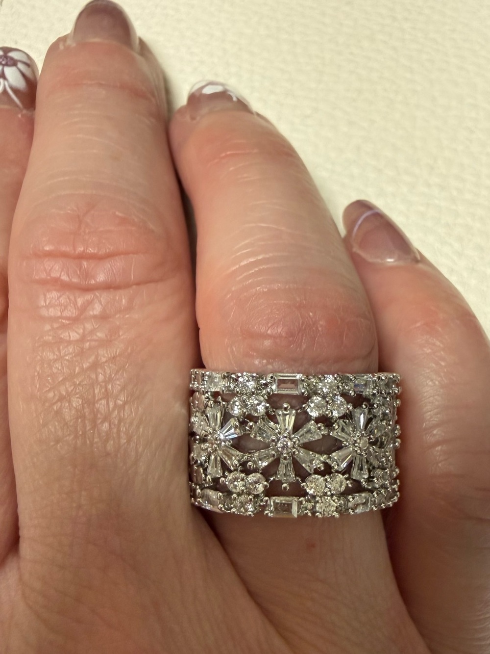 White Topaz Crystal Flower Band Ring - White Gold Plated -size 9 *NEW
